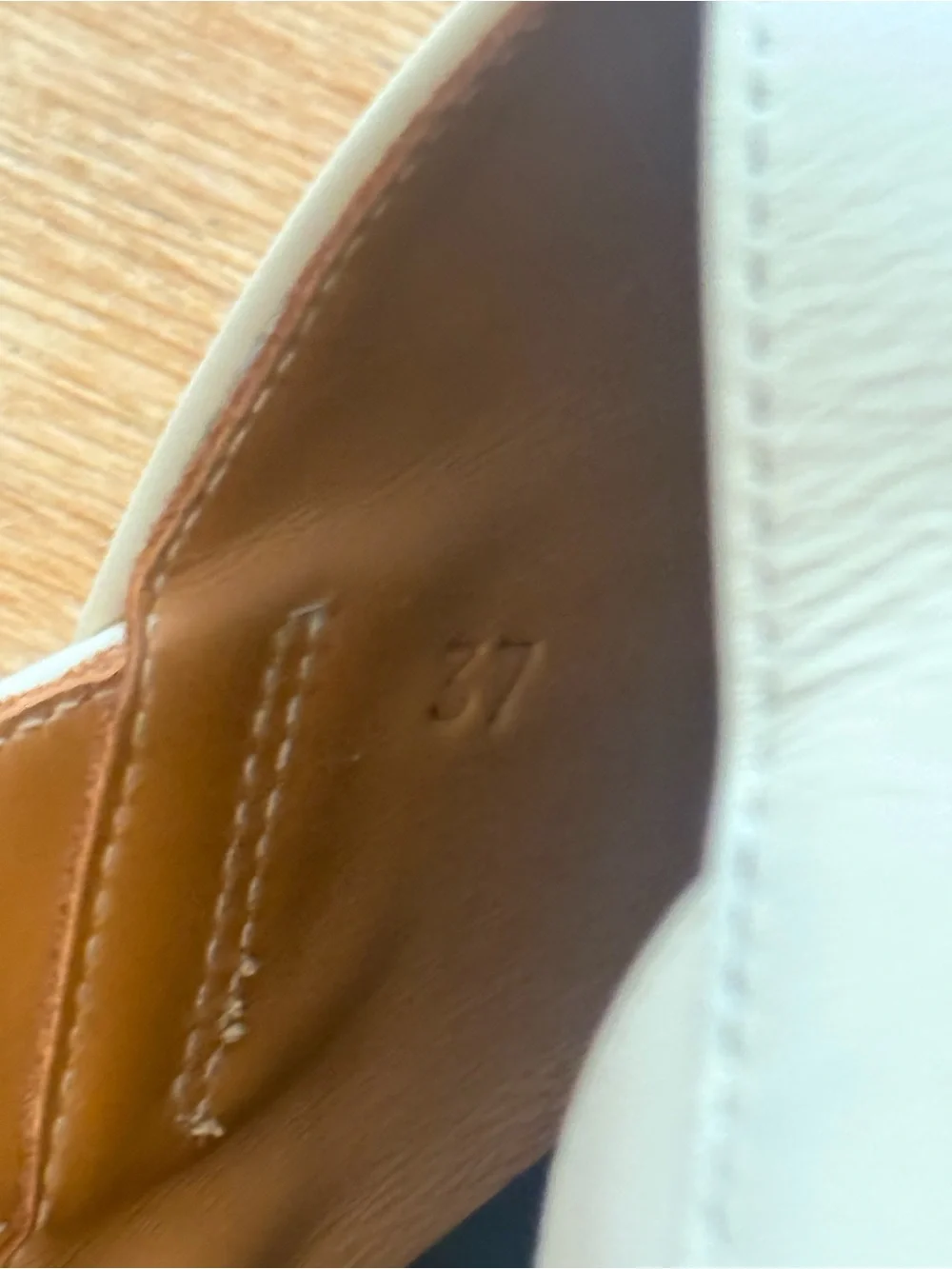 Marni White Leather Fussbett size 37